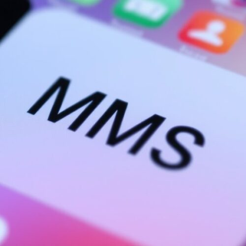 Jak włączyć funkcję MMS w telefonie iPhone?